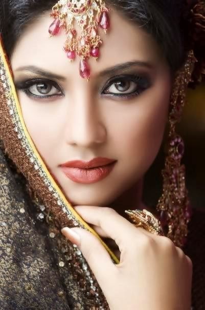 Poll: Which makeup style do you think is the most beautiful?