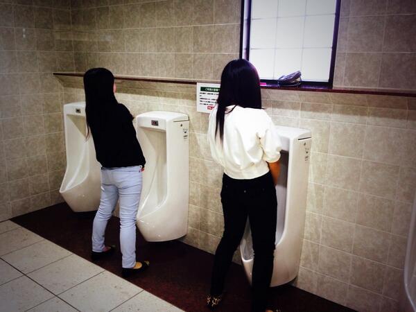 Girls do you pee in sitting or standing mode?