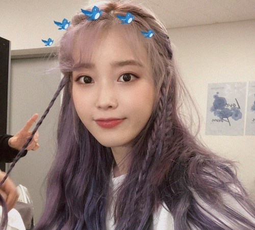 When you see an adult woman who has green, blue, or pink hair, does the hair color suggest anything about her personality?