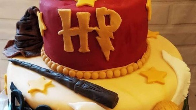 What do you think of the cakes I made for my sisters kids birthday thay love Harry potter?