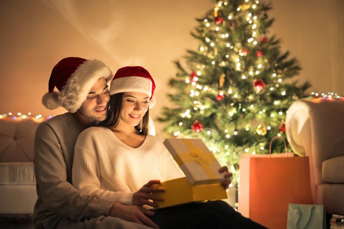 Are relationships more romantic during Christmas time?