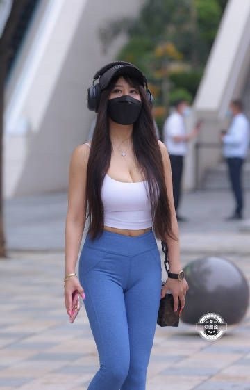 What bra size is considered “big” if the girl is short and skinny?