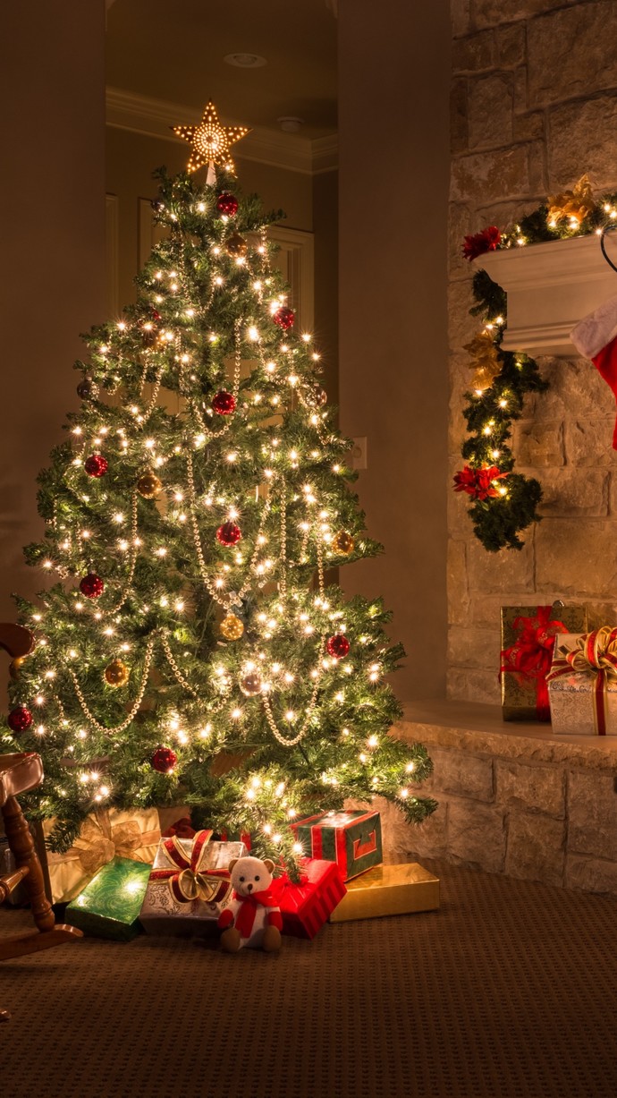 Do/did you have a lot of presents around your Christmas tree?