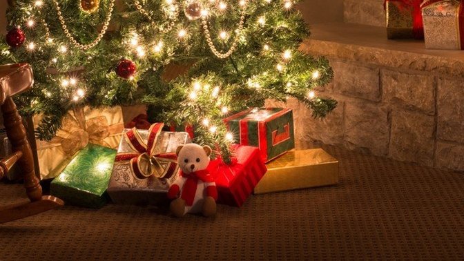 Do/did you have a lot of presents around your Christmas tree?