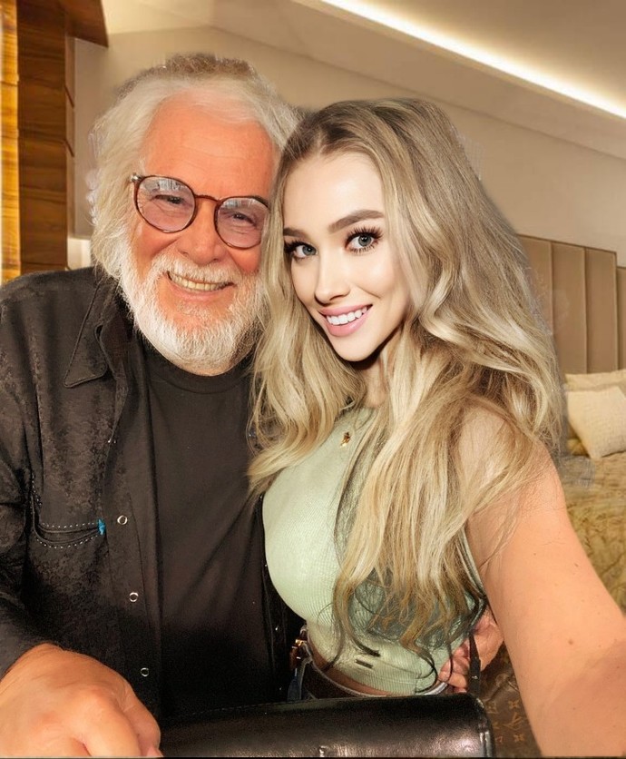 Age gap relationships... Have you ever had one? Any reason you would or wouldn't go for it?