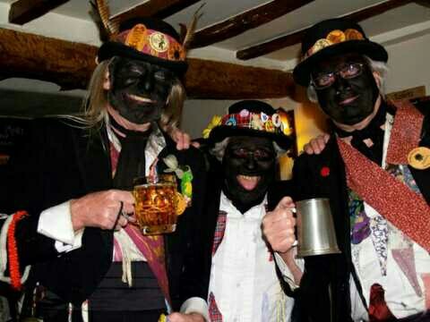 Should morris dancers be allowed to black up?