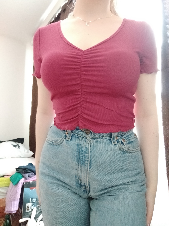 Which color of this top do you find to be prettier?