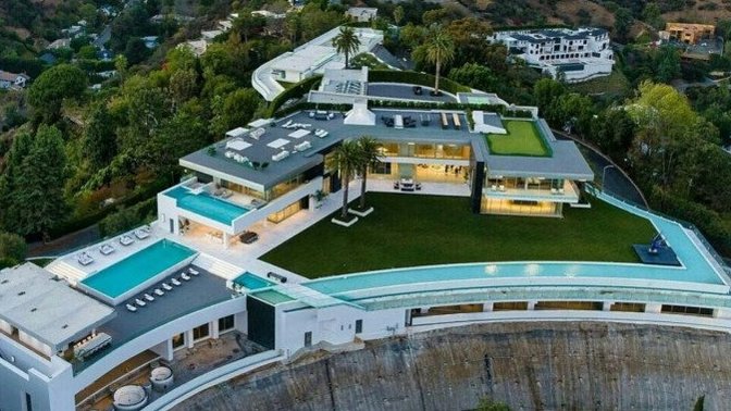 Explain the logic of this developer of this mansion?