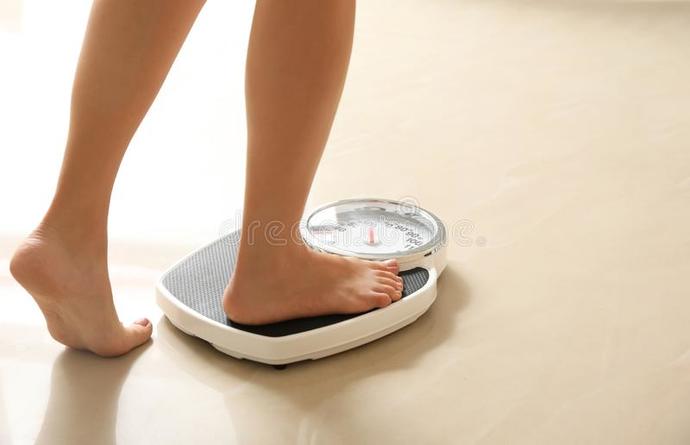 Is a woman whos 180cm tall and weighs only 50kg healthy?