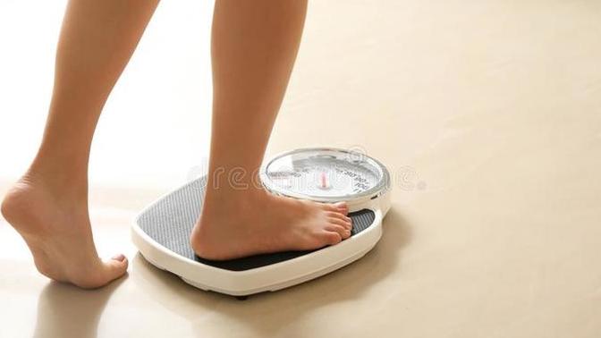 Is a woman who's 180cm tall and weighs only 50kg healthy?