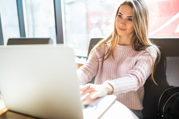 Guys do you prefer girls that appear to be of lower intelligence or do you only want the smart successful ones? Girls, how about for a friend?
