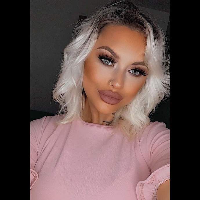 What do you think of girls who dress and wear make up like this?