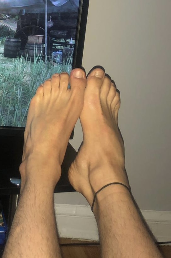 Ladies do you ever get turned on by a guy’s feet or by seeing a barefoot guy?