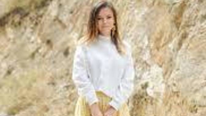 Guys do you like a girl to dress with modesty or in a provocative sexual nature?