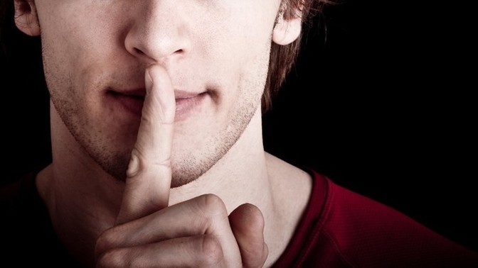 Why do some people say you should never be the first one to say "I love you" in a relationship?