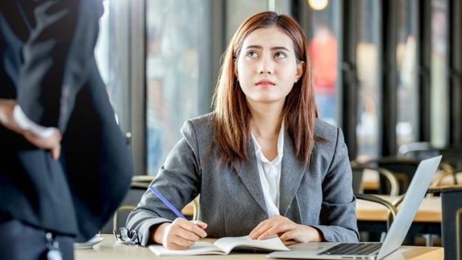 If you tell your boss you’ll come in on your off day but you end up not coming because something happened, can they penalize you?
