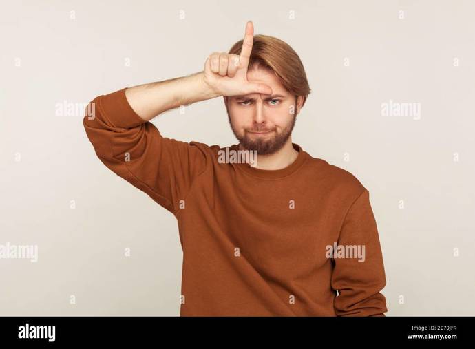 MAGAs "gang sign"