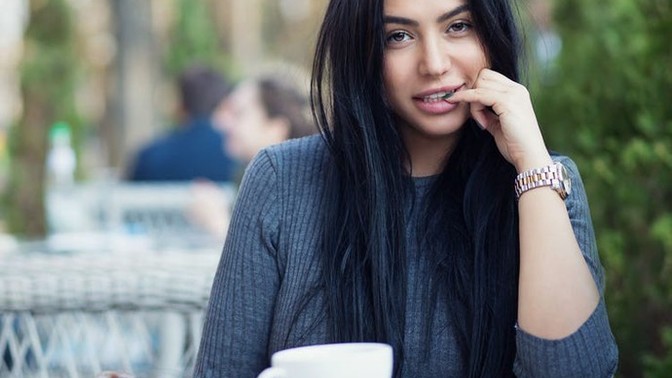 How do you know if a girl likes you or just being super friendly?