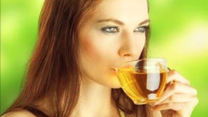Why do women drink hot tea more than men?