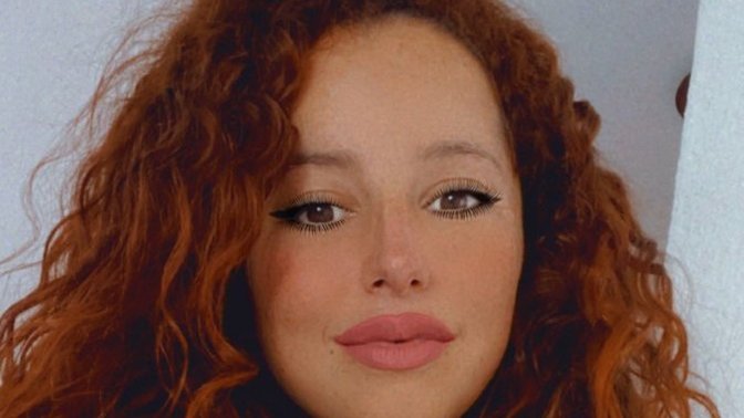 Do you prefer straight hair or curly hair?