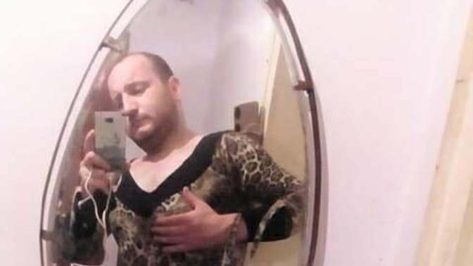 Girls, do any of you want to be my friend and help me?