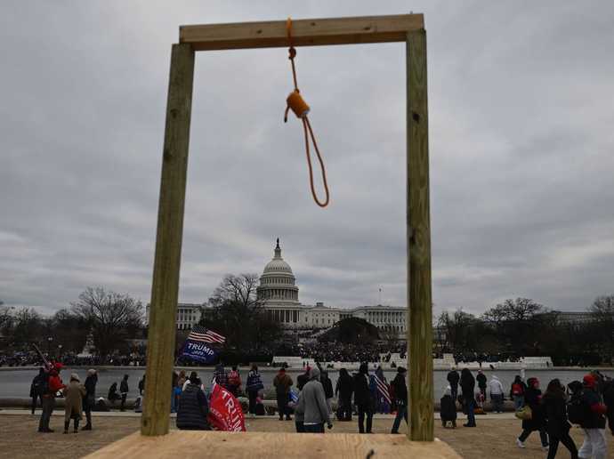 What should the punishment be for the Oath Keepers?