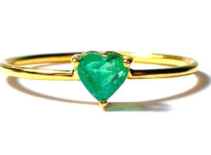 Which emerald ring looks prettier for daily?