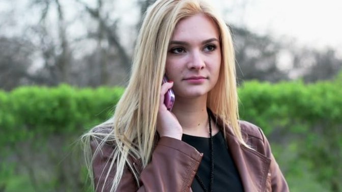 Is it normal for my ex to call me every day for the past month when she has a boyfriend?