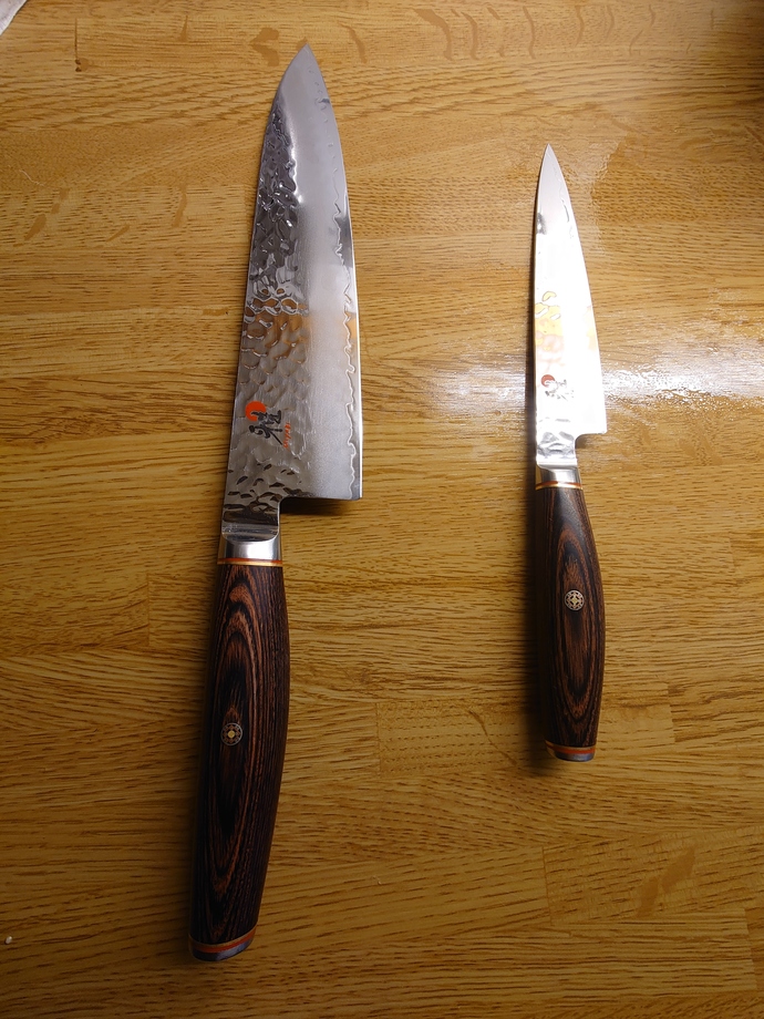 Tamahagne knives