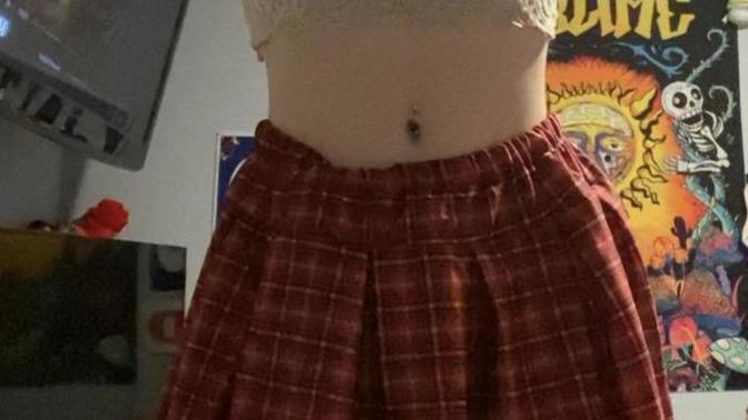 I just got this skirt!! Is it cute on me🥺?