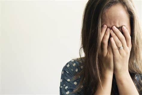 My female boss cried in front of me, what should I do?