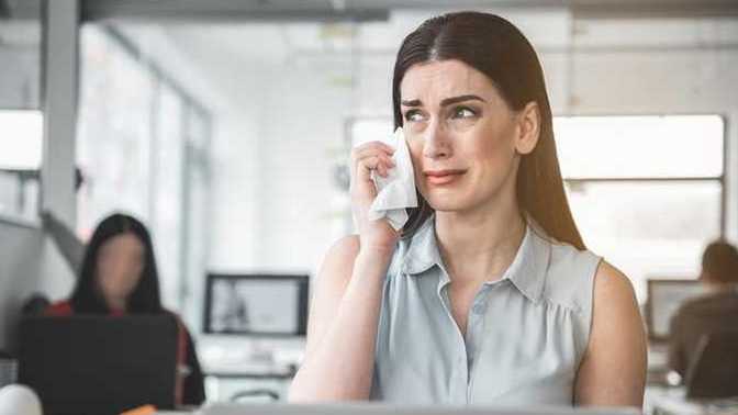 My female boss cried in front of me, what should I do?