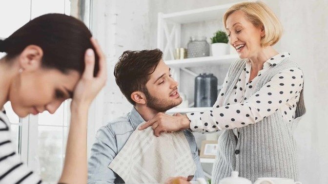 What do guys with mommy issues need from a girl they like?