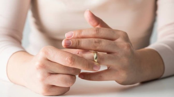 Would you mind if your spouse didn't want to wear a wedding ring?