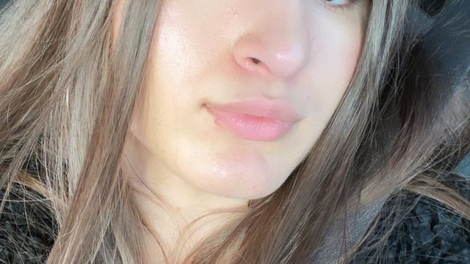 I don’t think I attract cute guys, guys never pay attention to me in person? What is wrong…?