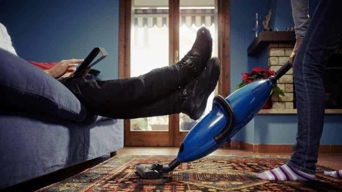 Who in your home handles most of the chores?
