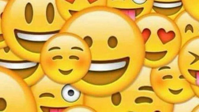 How important is a good emoji game when dating?