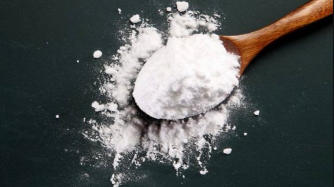 Can I use baking powder on my hair as a dry shampoo on my colour treated hair?