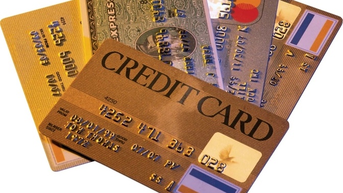 Ladies if a man you are on a date with pays for the date with a credit card what are your thoughts?