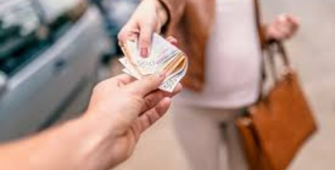 Girls, would you support your boyfriend for weeks?