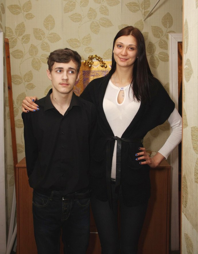 Non-twin Siblings (little sister)