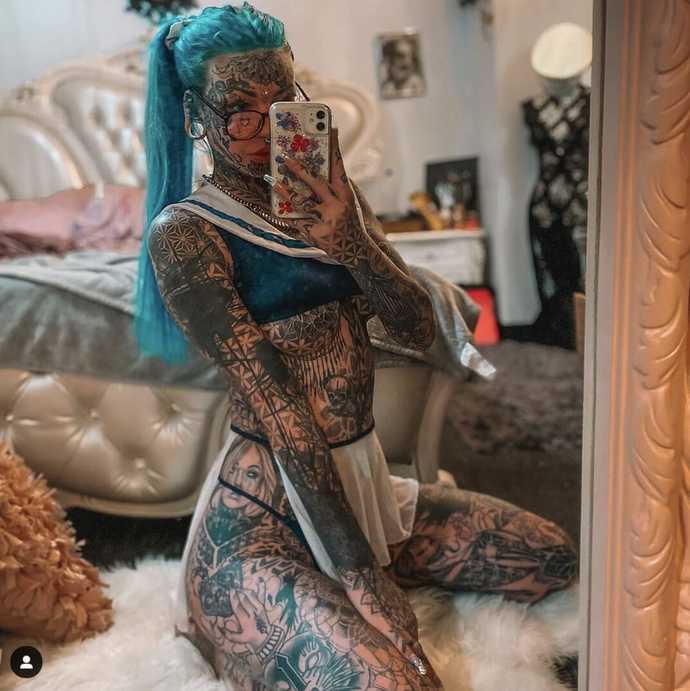 Men who are turned off by tattoos, would you date a girl with tattoos?