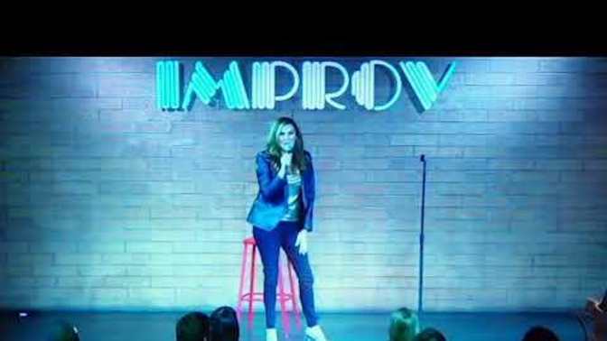 Comedia Heather McDonnald collapses on stage after bragging about all the vax she got, whole audience laughted, did you too?