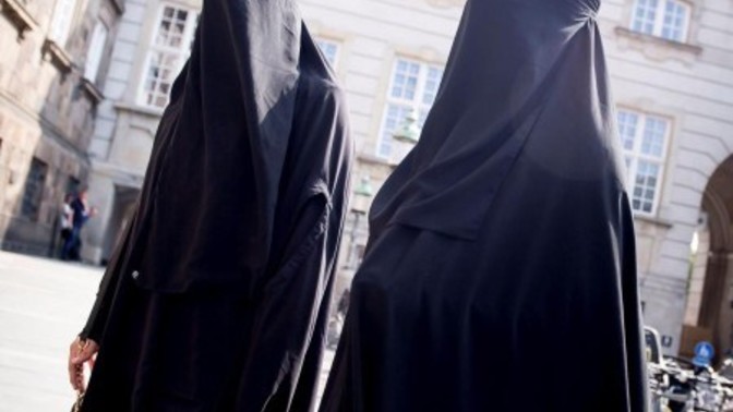 Should burqas (muslim women's wear) be banned? Why or why not?