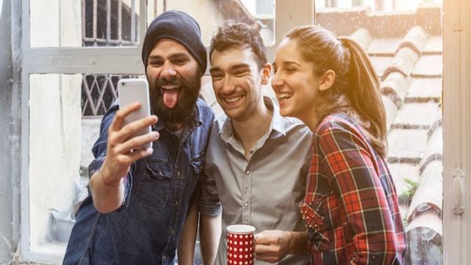 Do you have more guy friends or girl friends 🤔?