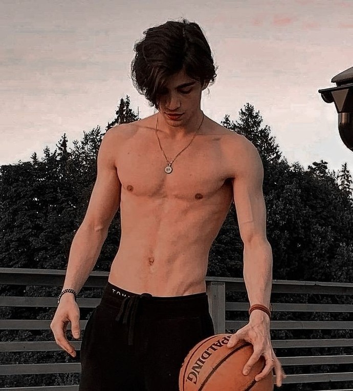Describe or post an example of a body type you often find yourself most attracted to?