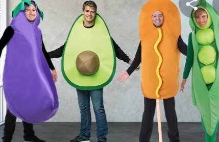 Your on a date an you go to a costume party what costume would make?