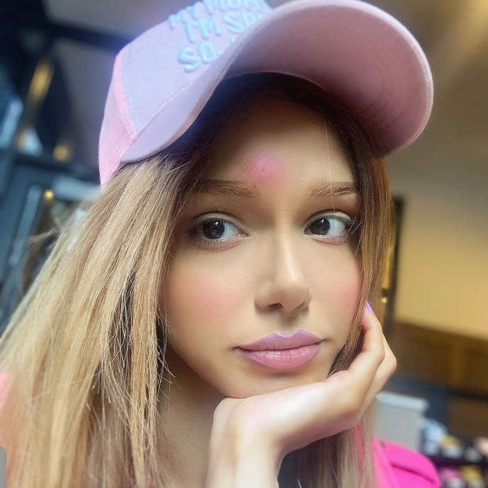 How old do most attractive women look? Womens beauty peak when (continued in the poll)?