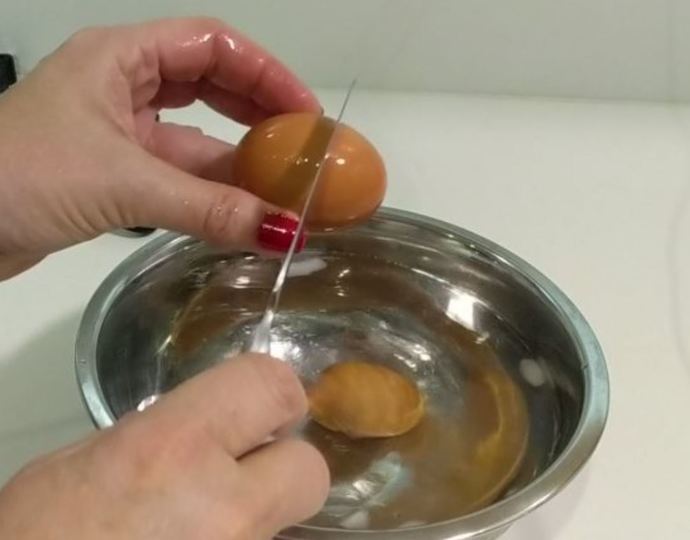 How do you Crack your Eggs?