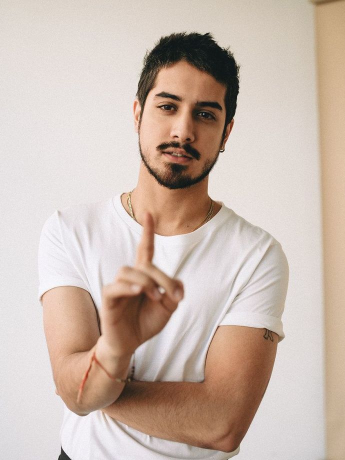 Do you think its unattractive when Men have long hair or Women have short hair?